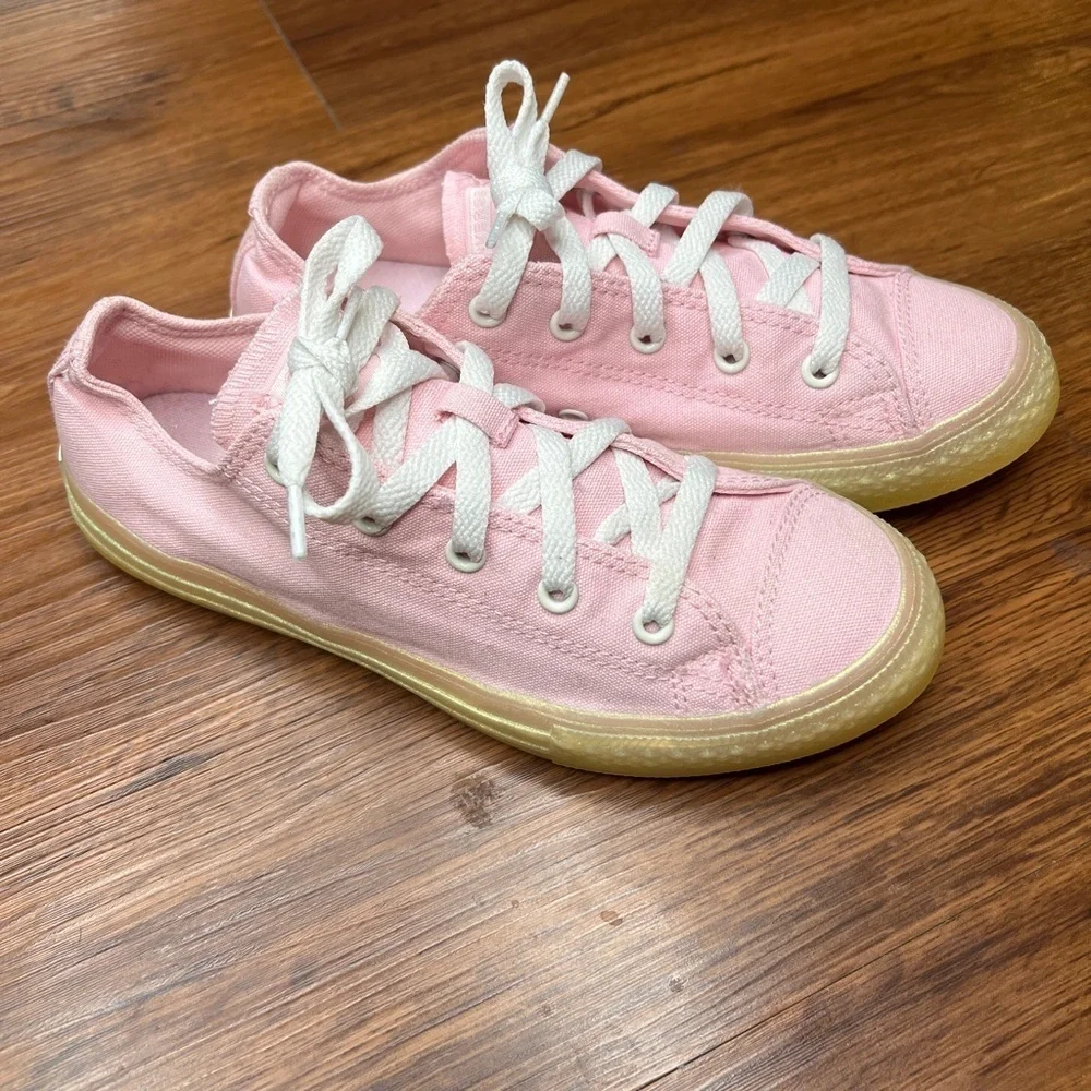 Converse CTAS Ox Cherry Blossom Pink Low Top Canvas Sneakers Girls Size 4 New